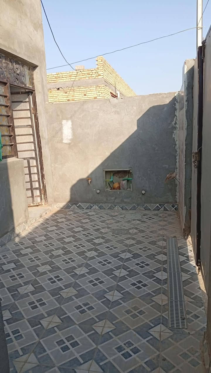 السلام عليكم دار للبيع بناء جديد واقعه في حي الإمام رضا المساحة ٢٠٠ متر الاتصال ع رقم تالي ***********
***********
