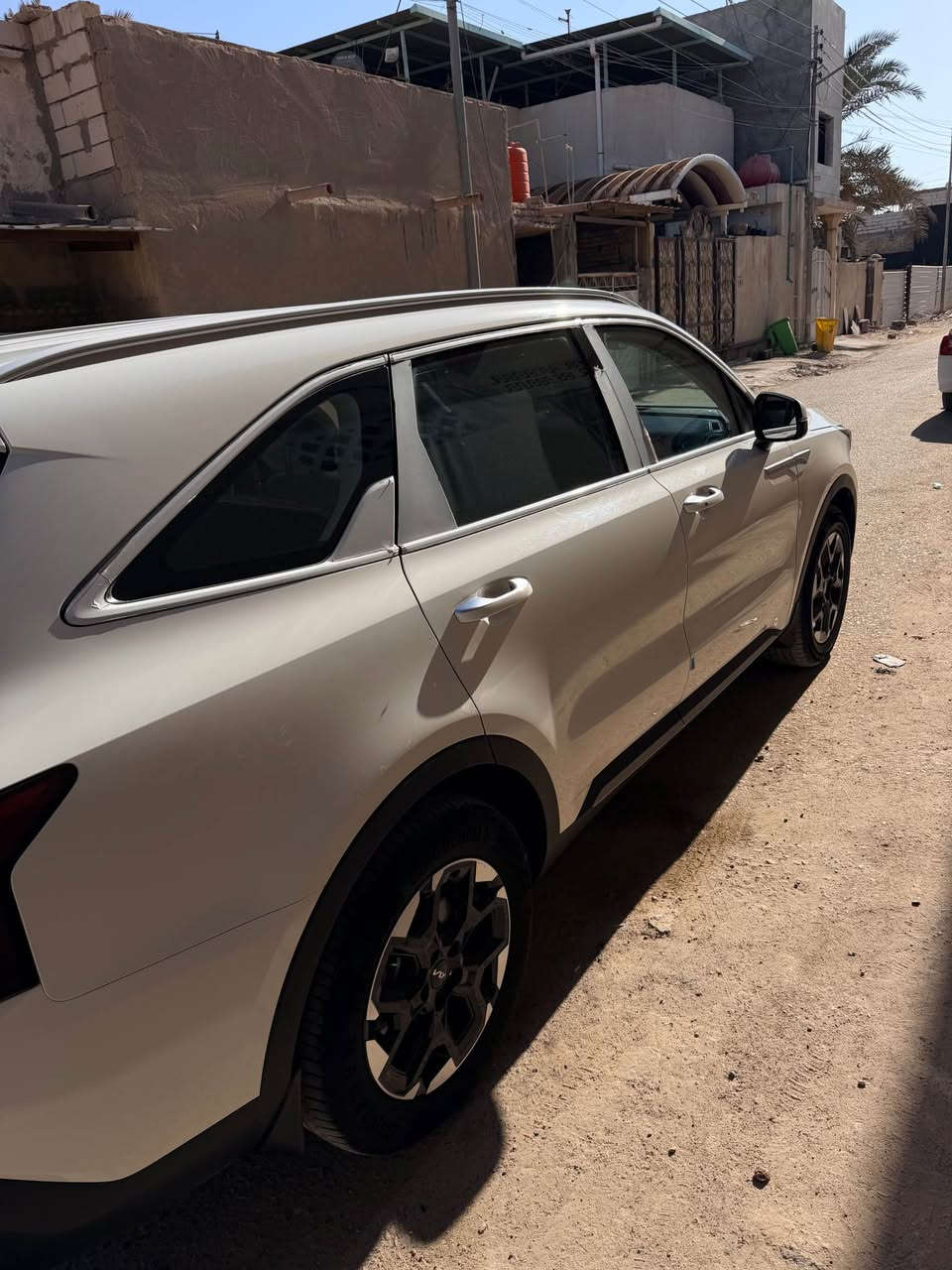 سورنتو 2025
4 سلندر
مكفوله كفاله عامه بيها بارد باب الصندوق كلش بسيط
57 الف كيلو ماشيه 
بصمه+ بصمة ابواب
تشغيل عن بعد .كشن كهرباء
كير ماوس .بريك بصمه
اوتو هولد .وضعيات قياده
عداد ديجتال شحن لاسلكي.شفتات ستيرن
7 راكب. 3 قطع تبريد 
كشنات اماميه كهرباء
بردات ابواب خلفيه
باقي المواصفات معروفه
***********
ابي الخصيب البصرة, العراق
