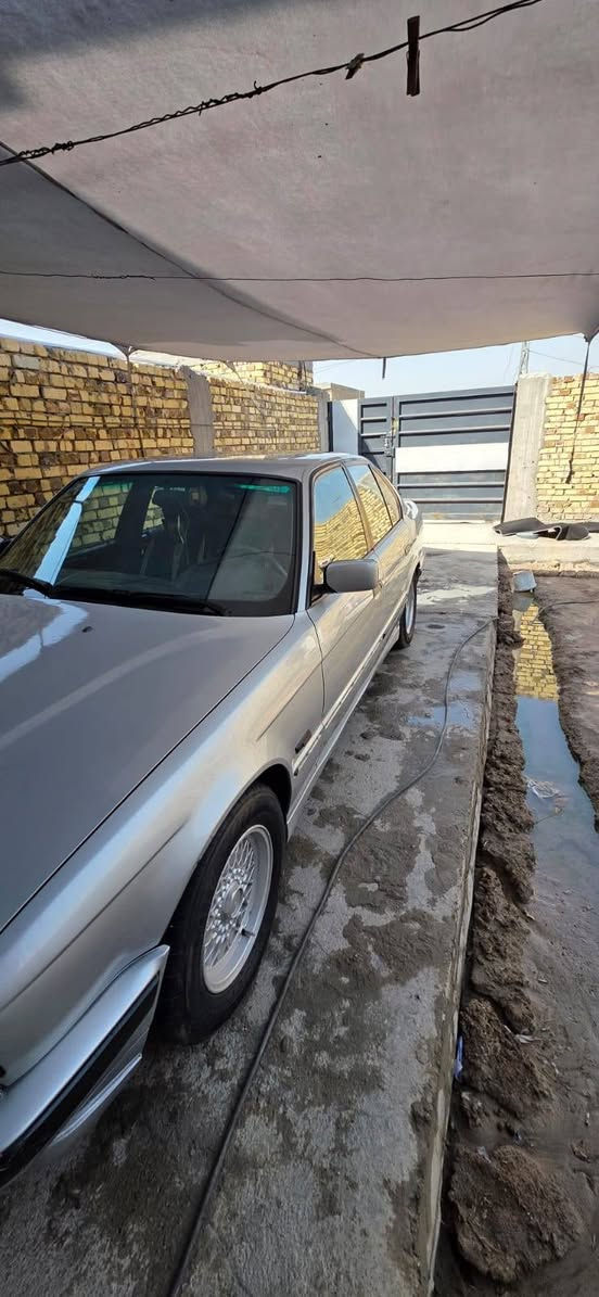 السلام عليكم BMW للبيع مديل 1992 مكفوله من الضربه صبغ عام للجماليه السياره كهرباء سايد بريك يدوي سقف سلايت  كير اوتوماتيك السعر 65وبيه مجال 
الاستفسار 
***********
العنوان الحله حي النصر  قرب الساده ابو خطه
