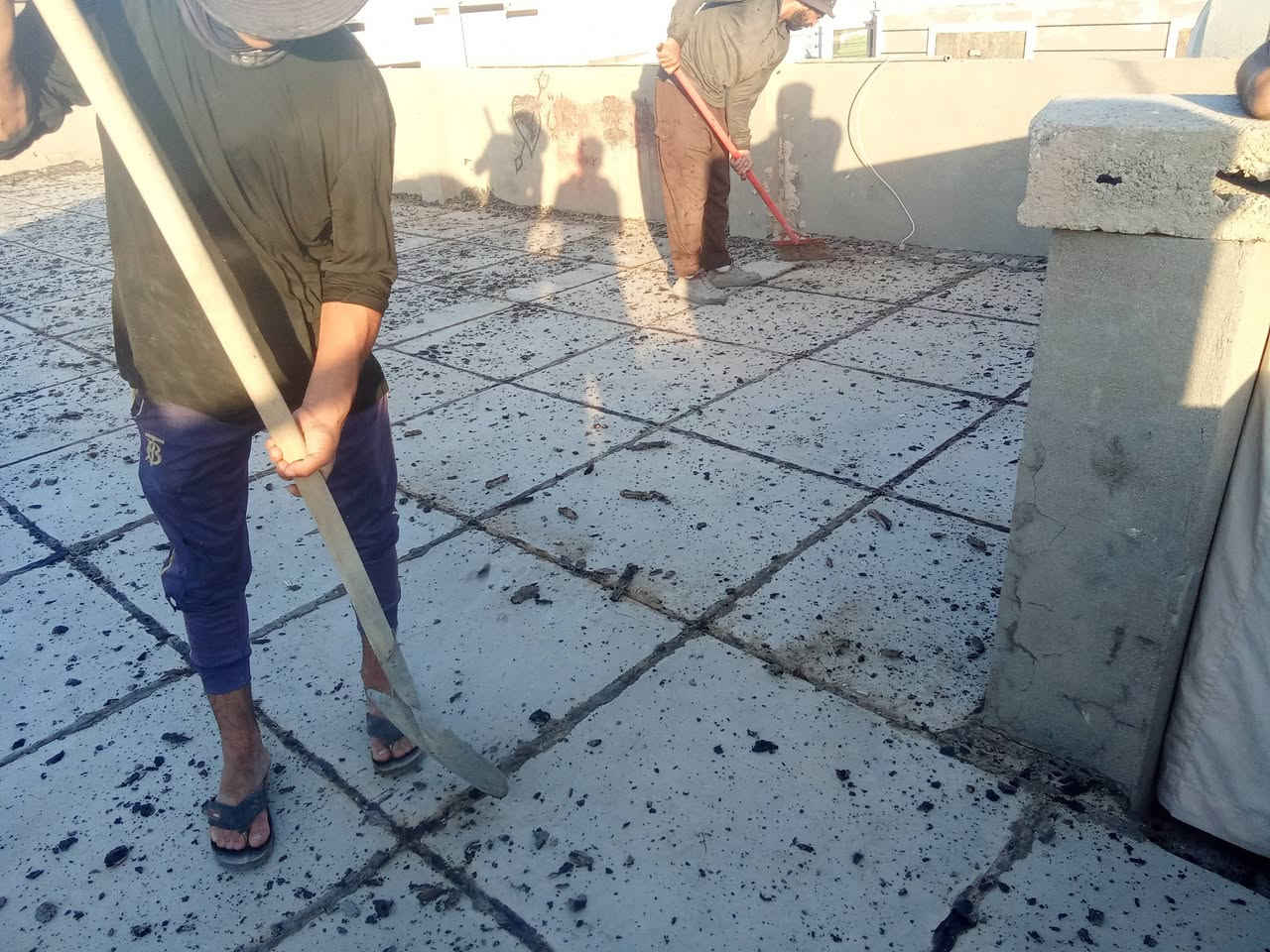 عملنا #تصليح او ادامة الماستك القديم
تنظيف السطح 
قلع الماستك القديم 
اضافة ماستك جديد اصلي 
الاستفسار الاتصال ع رقم *********** موجود واتساب
