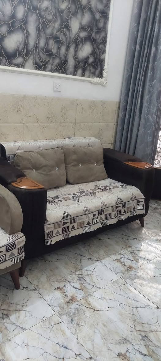 تخم عشر مقاعد مع طبلات الاستفسار ***********
