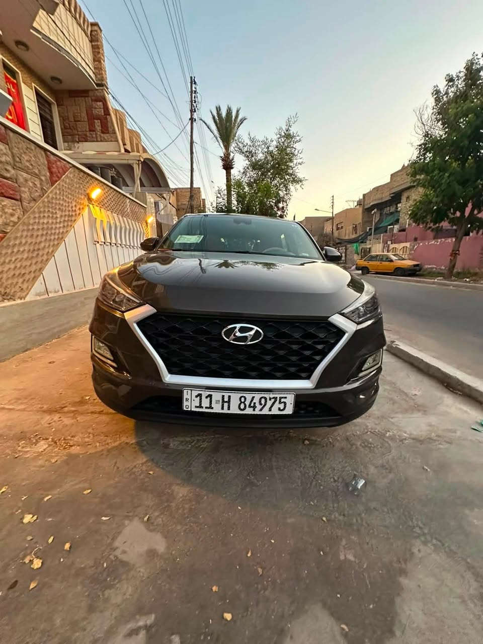 توسان 2019 
كفاله عامه ماعدئ 
صبغ  باب بدون ضرر او تبديل
بدون حادث مكفوله من التبديل والبارد بدون ارباك سياره جديده بل كارتون ماشيه 55الف مواصفاته نص فول سايد بريك دكمه شاشه كار بلي نفكيشن كامره دواره رادارات 5ويل كب داخل بيجي باقي مواصفات معروفه رقم بغداد سياره مال جناي جديده 
مكان بغداد
السعر 155 وبي مجال 
 ***********
