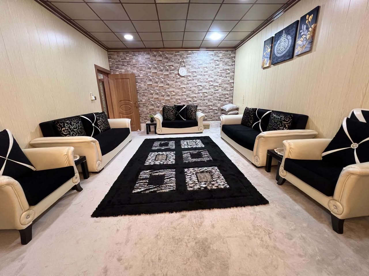 كنبة تركي • شيك • چواقووڕنە