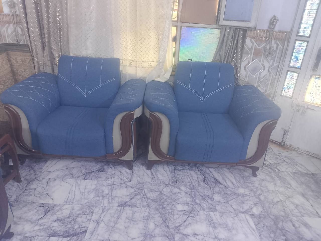 إذا تدور على الأناقة + الراحة + الترتيب، هاي القنافات اختيارك المثالي 🤍🛋️
🔥 تصميم راقي
🔥 قعدة مريحة
🔥 خياطة وتفاصيل مرتبة
🔥 شكل يليق بالمجالس والضيوف
غيّر شكل صالتك بلمسة فخامة 👑
📩 للسعر 600 
لتواصل ***********
