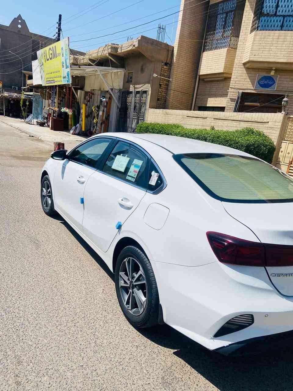 السلام عليكم سيراتو مكفول من الفتح والتبديل موديل 24رقم بغداد ماشيه 42  محرك 2000مكاني السماوه تفاصيل اكثر اتصال ب الرقم ***********
