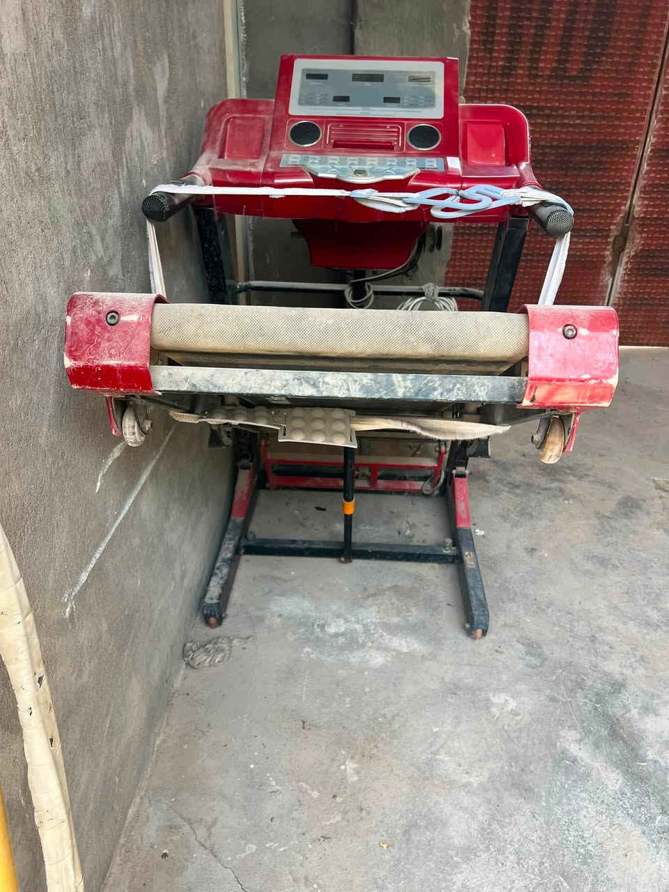 جهاز ركض مسعمل شي قليل ومتروك السعر 250 وبي مجال الاعنوان البصرة الزبير
***********
