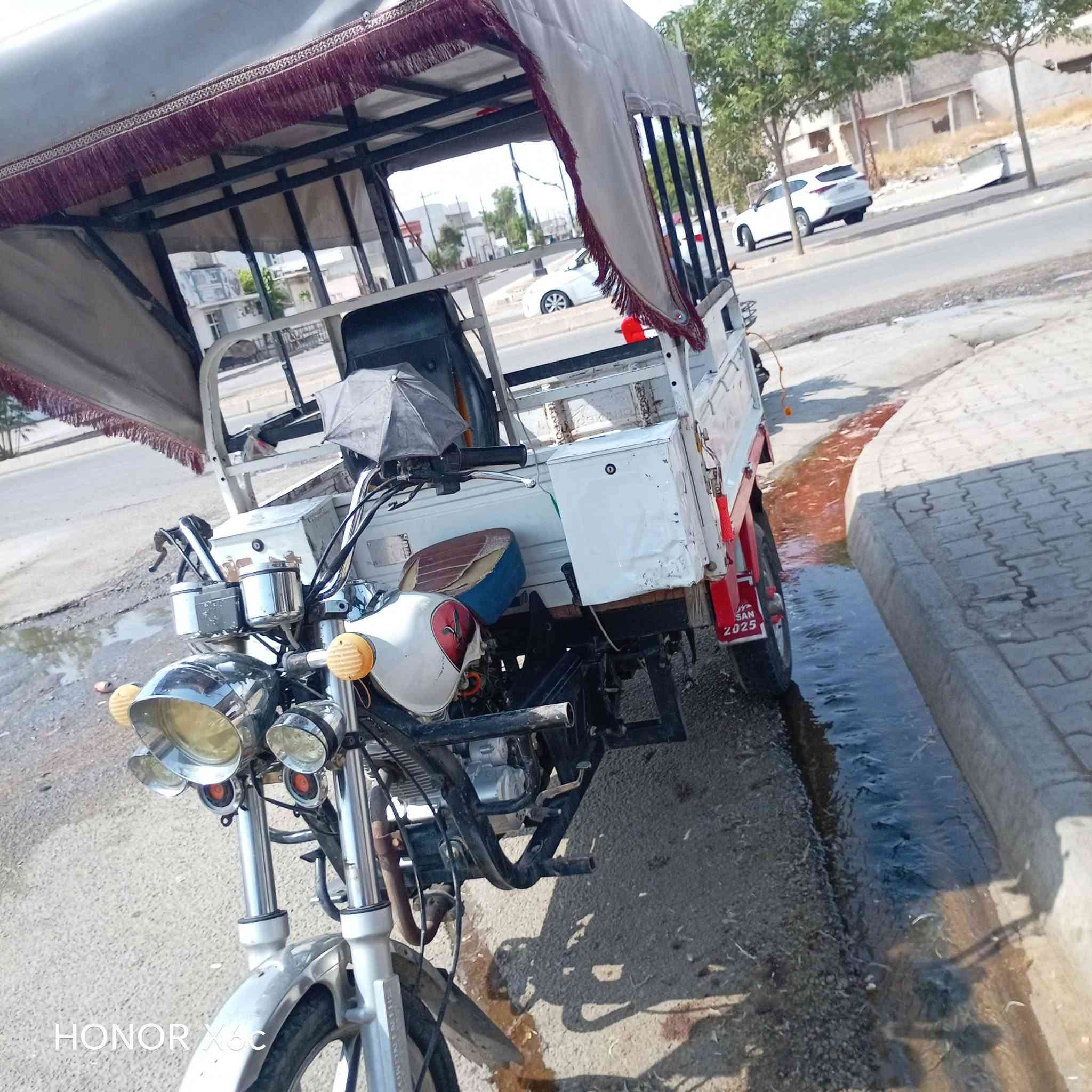 للبیع مدیل 2020 کله بلادی ستوتە شغال سلف سعر 1500 بیها مجال رقم ***********  عنوانی کرکوك

نص مكتوب في الصور:
- HONOR X6c