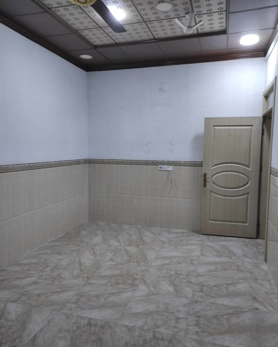 🏡 خانوو بۆ کرێ

🏪 ژێر دووکان

📍 شوێن: کەلار – شەهیدان

📐 رووبەر: ١٠٠ مەتر

✨ تایبەتمەندییەکان:
✅ قاتبان
✅ فوول کاشی
✅ ئامادەی نیشتەجێبوون

📞 بۆ زانیاری زیاتر و بینینی خانووکە پەیوەندی بکەن:

***********
