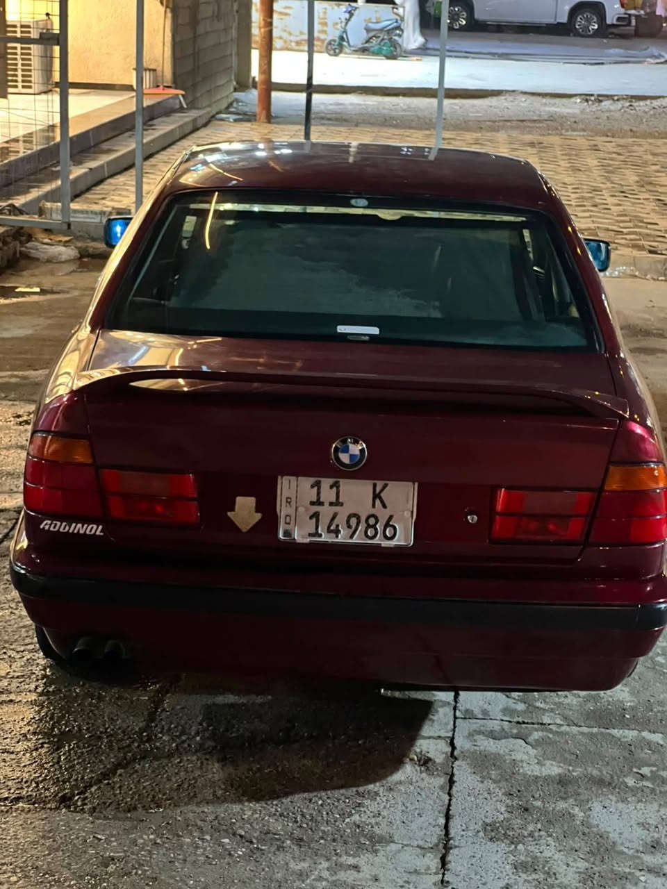 السلام عليكم 
بي ام دبليو اصل 520 شاديلها مكينة 525 موديل 1992 السيارة جاهزة من كلشي كير مكينة حدادية لـگ 
خير من الله السيارة مصروف عليها هواي جاهزة بالكامل
لايت زنون و مراوح كهرباء و تبريد منظمة بالكامل جديدة  
السعر 85 وبيها مجال حك الجية بيك خير و تدلل 
العنوان : بغداد السيدية حي الشباب 
للاتصال :*********** بغداد, العراق
