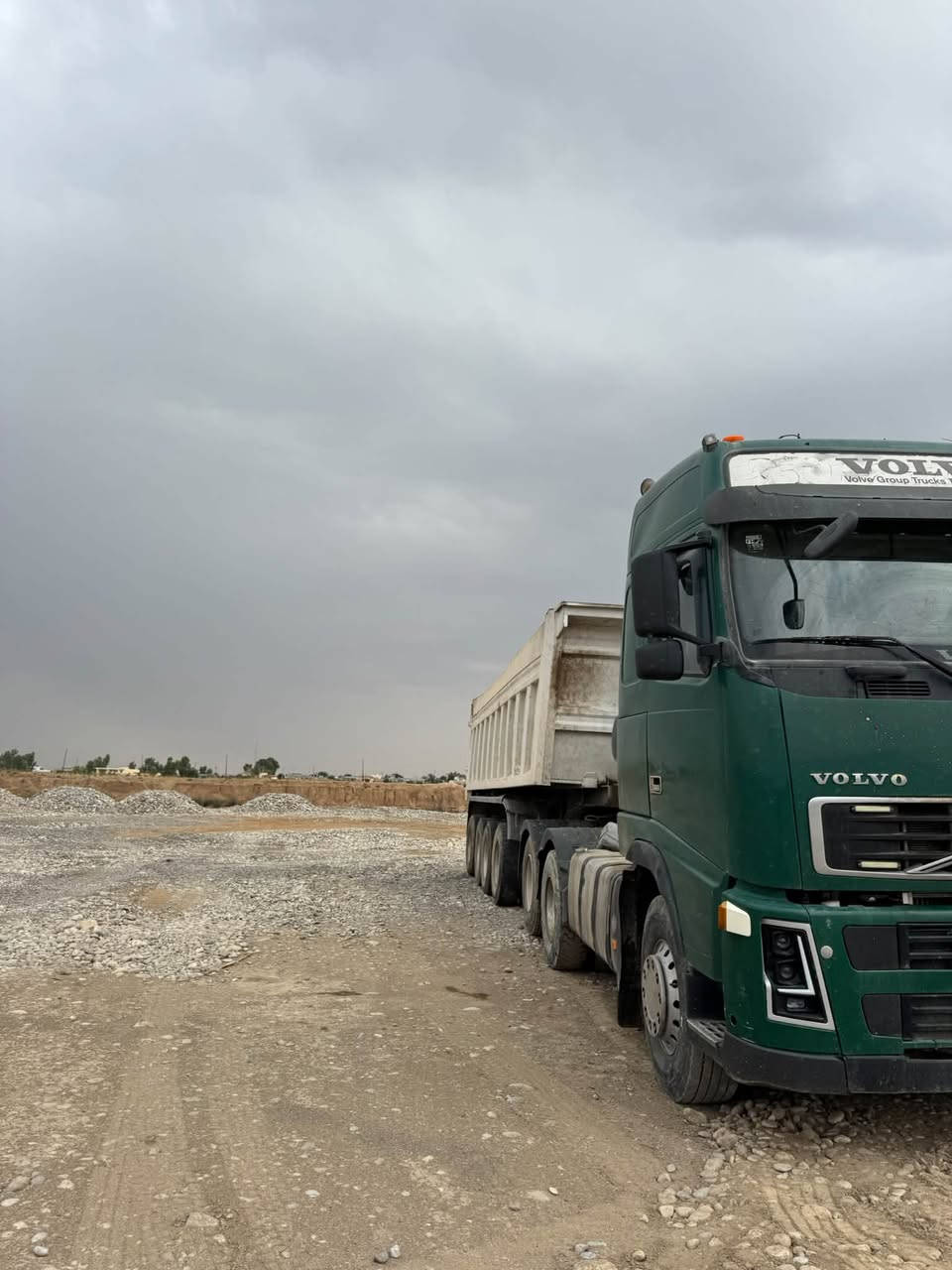 شاحنة • للبيع