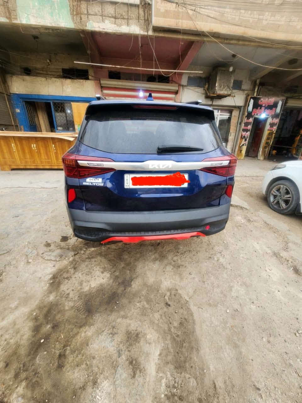 السلام عليكم
للبيع كيا سيلتوس 🚗
موديل 2023 🚘
محرك 1600 T GDI
رقم أربيل 🏔️
سنوية بأسمي وتنتهي بل 2028 ✅
وارد كندي 🇨🇦 
جميع الايرباكات سليمة ✅
رقم الشاصي : موجود بالصور 🤳
حادثها موضح بالصور : الچاملغ الخلفي عكس السايق فقط
يعني حادثها كلش بسيط 🖼️
 
مواصفاتها : SX فول مواصفات + مواصفات خاصة ( اعلى مواصفات )
- جميع المقاعد جلد
- مقاعد تحكم كهرباء ( امامي + صدر )
- مقاعد الامامية ( تدفئة + تبريد )
- مقاعد الخلفية تدفئة
- تدفئة ستيرن
- قطعتين تبريد
- فتحة سقف
- تحكمات ستيرن جهتين
- بصمة
- بصمة دخول ذكي
- تشغيل عن بعد
- نظام النقطة العمياء
- نظام مكابح الطواريء التلقائي
- عرض قياس ضغط الإطارات 
- عرض قياس حرارة الكير 
- نظامين قراءة مسافة ( كيلومتر + ميل )
- نظامين قراءة درجة الحرارة ( سيليزي + فهرنهايت )
- لايتات ليدات
- اضاءة ليد نهارية
- بروجكترات ( كشافات ضباب )
- اوتو هولد
- اوتو ستوب
- هاند بريك كهرباء
- فور ويل درايف ( AWD )
- مانع انحدار
- مانع انزلاق
- تحديد مسار
- تحذير مغادرة المسار 
- المساعدة التلقائية للبقاء داخل المسار 
- سياقة ذاتية
- رادارات ( امامي + خلفي )
- انارة داخلية لمس 
- انارة محيطية متعددة الالوان 
- شاشة تحكم لمس كبيرة
- شاشة عرض ( Data Show ) متحركة
- شحن هاتف ( Wireless )
- اريل ناڤكيشن
- منفذين USB امامي ( شحن + قراءة بيانات )
- منفذ USB خلفي
- نظام صوت 8 سماعات ( Bose )
- نوافذ كهرباء
- كاميرا خلفية
- ابل كار بلي + أندرويد 
- نظام ABS 
- إشارات ليد جانبية ( بالمرايات )
- كير 8 تبديلات DCT ( المرغوب ) 
- نظام ماسحات الزجاج تلقائي للمطر ( حساسات مطر )
- اضاءة دشبول الكيچات ( متغيرة )
- نظام أوامر صوتية
- تحكم هاتف ( اتصال + غلق ) 
- كروس سرعة التكيفي
- 3 أنظمة قيادة ( ايكو ، سمارت ، سبورت )
- حجر بيئة بلادي
- تخم تايرات
- تخم بلكات 
وبعد بيها هواي مواصفات تدوخ 😵‍💫تدوخ 😵
يعني السيارة خير من الله وما ناقصها شي بلادي بس على البانزين والدهن سيارة لگطة ولله الحمد ، وبالمناسبة الدهن أغيره فقط أدير  ( أدينول )
السيارة ماشية (( 60,000 )) كيلو متر #قابلة_للزيادة 
وان شاء الله بيها مجال بسيط للشراي 
للتواصل : *********** 📞 واتس لاب
