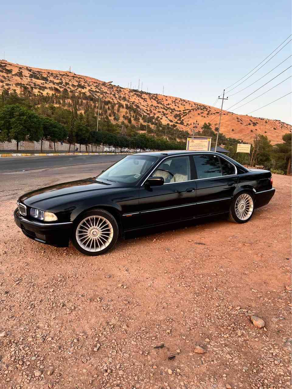 بِسْمِ اللَّهِ الرَّحْمَنِ الرَّحِيمِ
Bmw 740i  v8 model 1996
بێ لێدران
گێر مه‌كینه‌  به‌ شه‌رت 
چوار جام كاره‌با
كوشین كاره‌با
سندوق شه‌فت
عام بۆیاغه‌ بۆ جوانی
كۆدی ئاسایشی هه‌یه‌و زه‌مانه‌تی مه‌ده‌نی ده‌كه‌ین
نرخی ٤٢$
ره‌قه‌م ته‌له‌فۆن *********** كويسينجاك, أربيل
