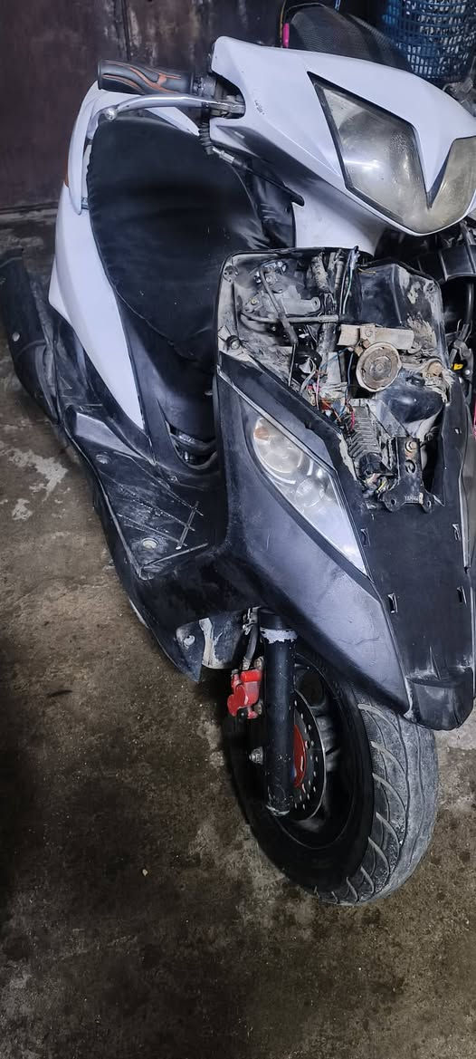 سلام عليكم دراجه ثعلب للبيع ما بيها شي عدا كفر امامي وسلف لا تنقيص ولا تبخير رايدها ب 275 وبيها مجال بسيط عنوان دورة ابو دشير واتساب ***********
