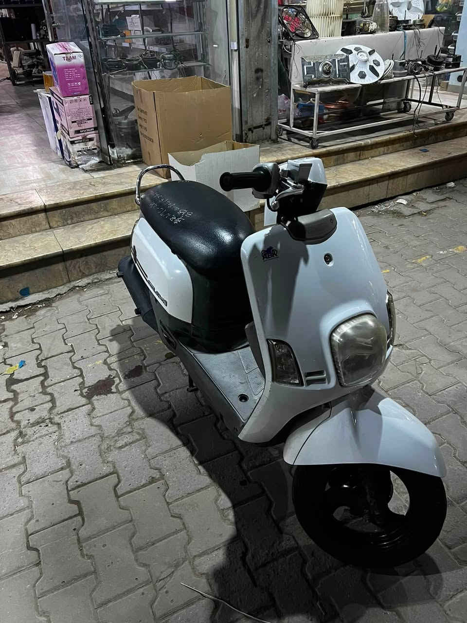 بوليس كابريتر 2007  نضيفه جداً 
كربلاء حي العامل 
***********
