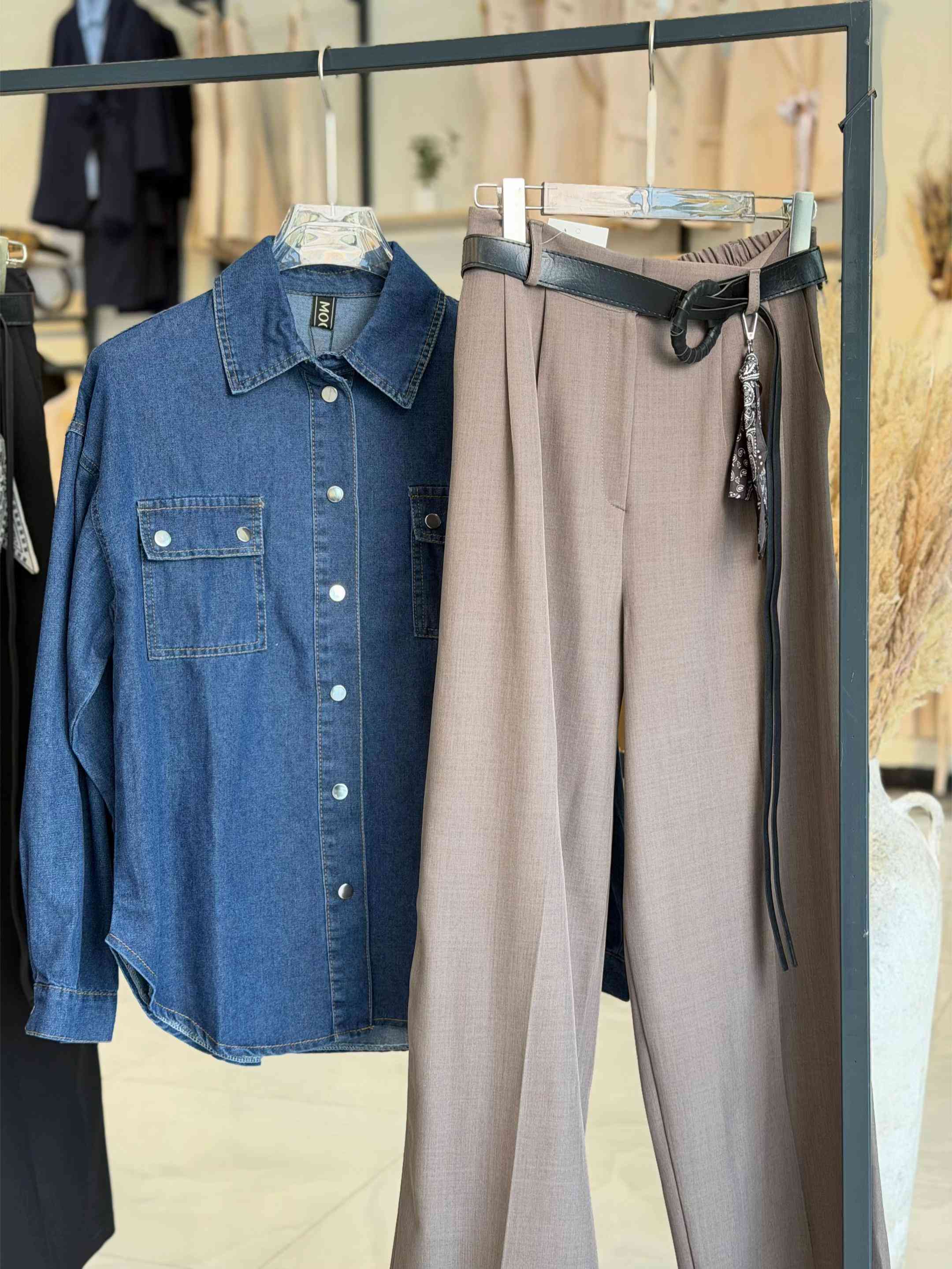 🔥 تنسيقات تجمع الأناقة والتميز بكل تفاصيلها 😍 👖 الكيلوت القماش: 17,000 دينار 📏 القياسات: من 38 إلى 46 👔 قميص الجينز: 16,000 دينار 📏 القياسات: M - L - XL اختاري تنسيقتج المفضلة وخلي إطلالتج تحچي عنج ✨ #مجمع_كوين_فرع_الموصل 📩 راسلونا للطلب والاستفسار  العنوان : الموصل - حي النجار - مقابل تودي مون هاتف 📞 : *********** 🚚 خدمة توصيل متوفرة لكل العراق
