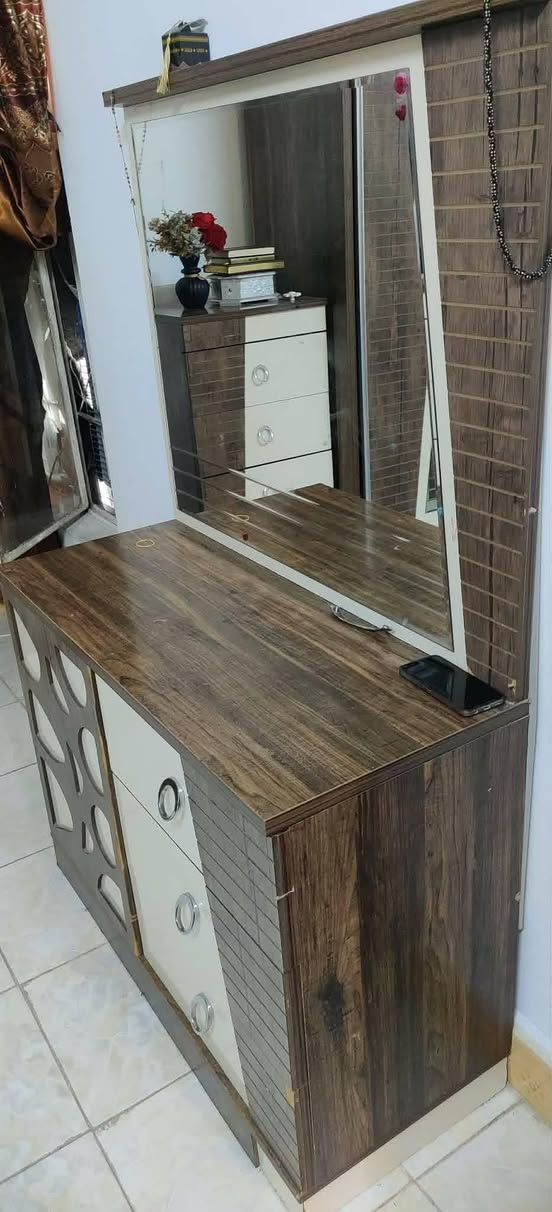 عندي هاي غرفه ب350اريدها بس بيها مجال ***********

