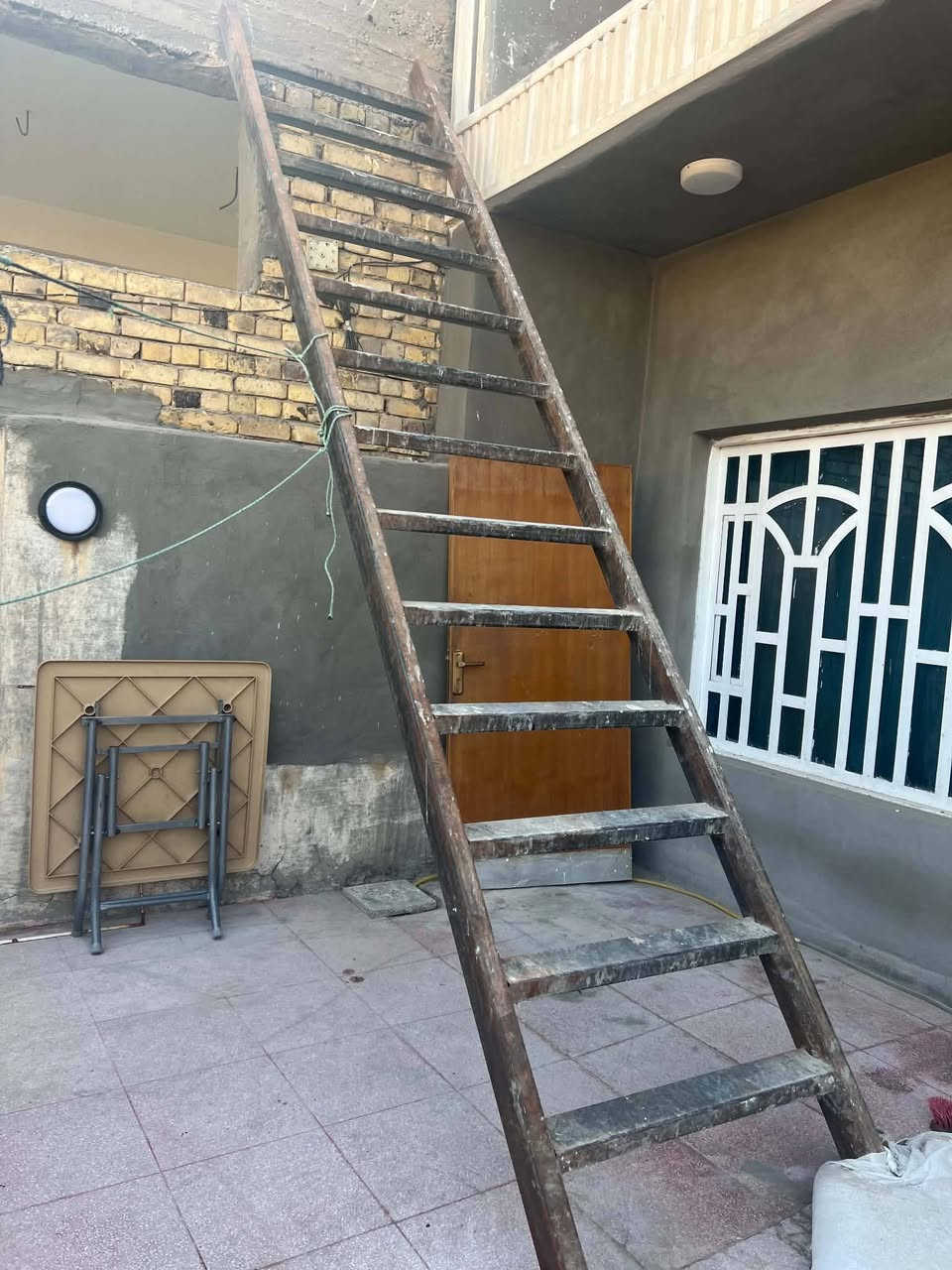 مكانه ديوانيه ٤امتار ونص ب١٣٠ واتساب ***********
