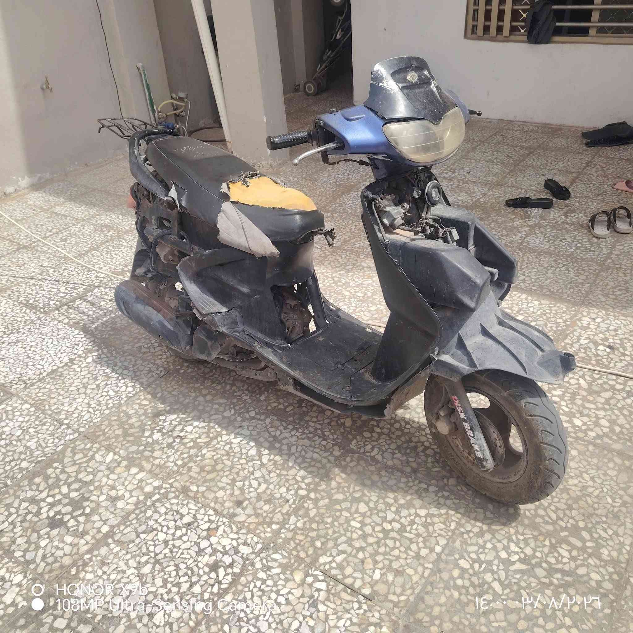 سلام عليكم البيع دراجه فراشه فحل 
دراجه  محرك وكهربايات شغاله محرك نضيف
لايبخر ولا ينقص  دراجه حلوه بريك امامي معطله اني
سهر ب275 وبي مجال مكان نجف حي النصر مهندسين
رقمي (***********)
