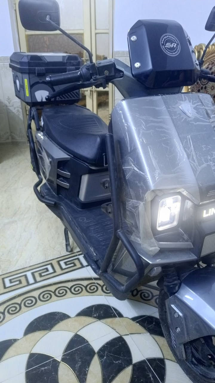 سلام عليكم 
.
دراجه شحن البيع فقط 
.
دراجه رمبه مستخدمه اقل من ٣ اسابيع 
.
دراجه نضيفه 
.
سرعتهة ٨٠ 
.
تمشيك ٢٠٠ كيلو 
.
السعر بمليون ٣٠٠ وبيهة مجال بسيط 
.
التصال بل رقم ***********
