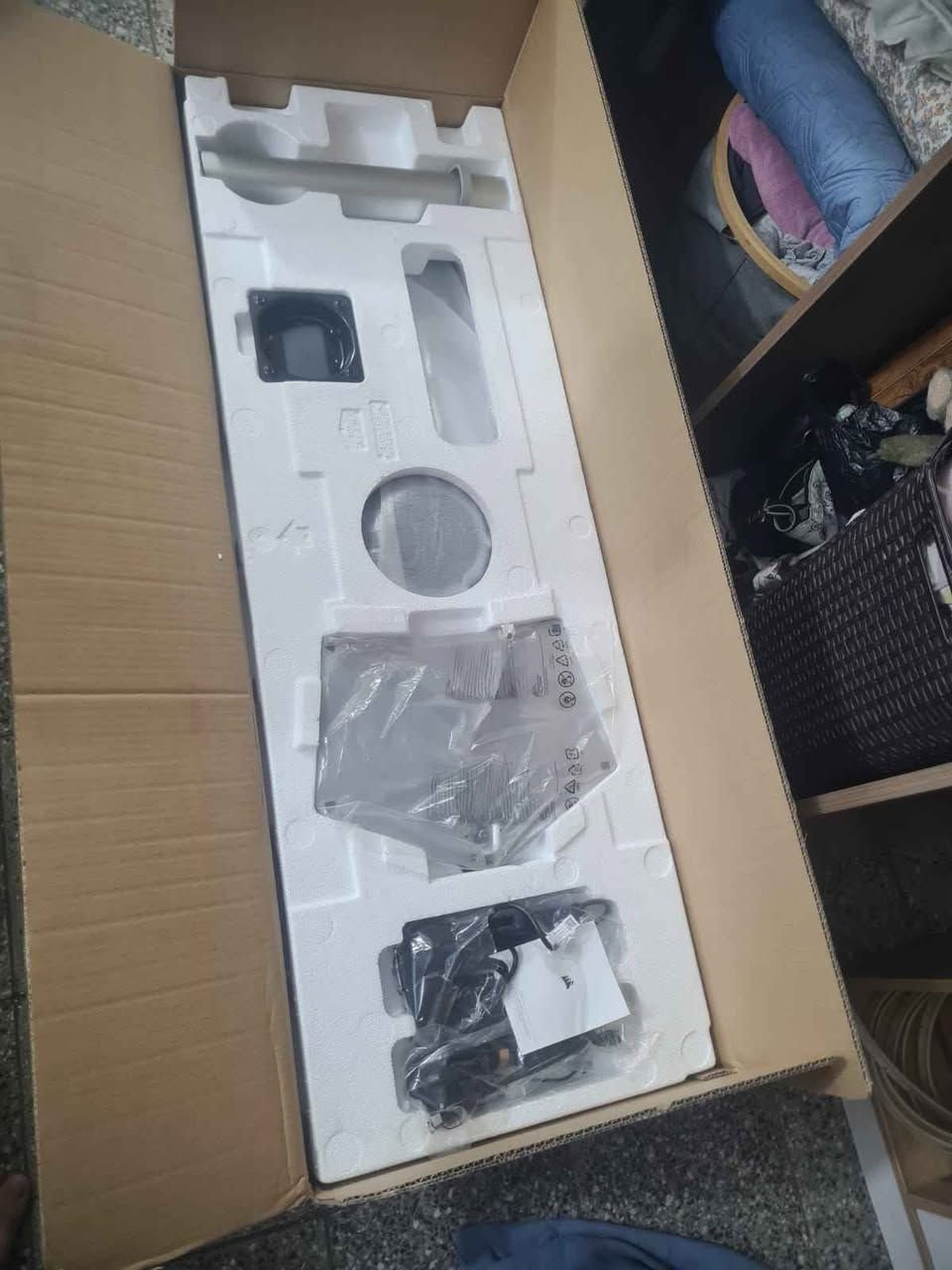للبيع: شاشة سامسونج أوديسي جي 9 (Samsung Odyssey G9) منحنية عملاقة مقاس 49 
مستخدمة شهر واحد على كد التشغيل 
السعر 1.300
بغداد البلديات
*********** بغداد, العراق

نص مكتوب في الصور:
- 0IQD Delivery across Iraq Minimum 1-year warrant 08:49 Home Monitors Samsung Odyssey OLED G9 49" Cur... SAMSUNG Odyssey OLED G9 What are you looking for? Odyssey Odyssey Samsung Odyssey OLED G9 49" Curved Ultrawide Gaming Monitor - 1440p, HDR, 240Hz (No Built-in Speakers) Vendor: Samsung Type: Computer Monitors SKU: LS49DG932S 1,850,000 IQD Shipping calculated at checkout. Low stock Product Description The Samsung Odyssey OLED G9 49" Curved Ultrawide Gaming Monitor features a stunning OLED display with Dual QHD resolution (5120x1440), a 240Hz refresh rate, and a 0.03ms response tim store.alnabaa.com ming and immersive visuals With HDR10+ FreeSync Premium Pro