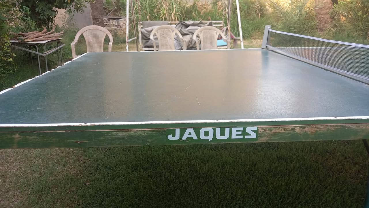 منضدة للبيع
١٢٥ بيها مجال بسيط 

*********** وتساب متواجد
