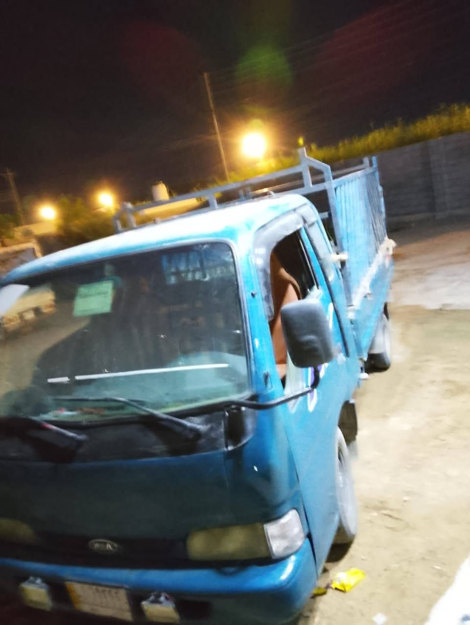 سلام عليكم اخوان كيه فواتير للبيع محرك كير اكسن مابيهن شي كهربائيات كلها شغاله سياره ثابت مو كلاب تخم تاير جديد سعر 48 وبيها مجال حك جيه المكان رمادي جزيرة البذياب الاستفسار عل رقم هاذ ***********
