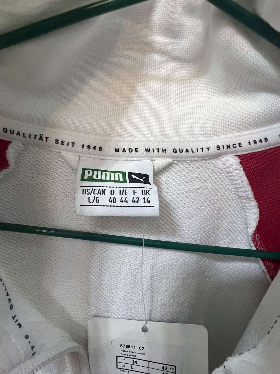 جاكيت PUMA اصلي قياس L. وتساب ***********.        سعر ٢٠ألف
