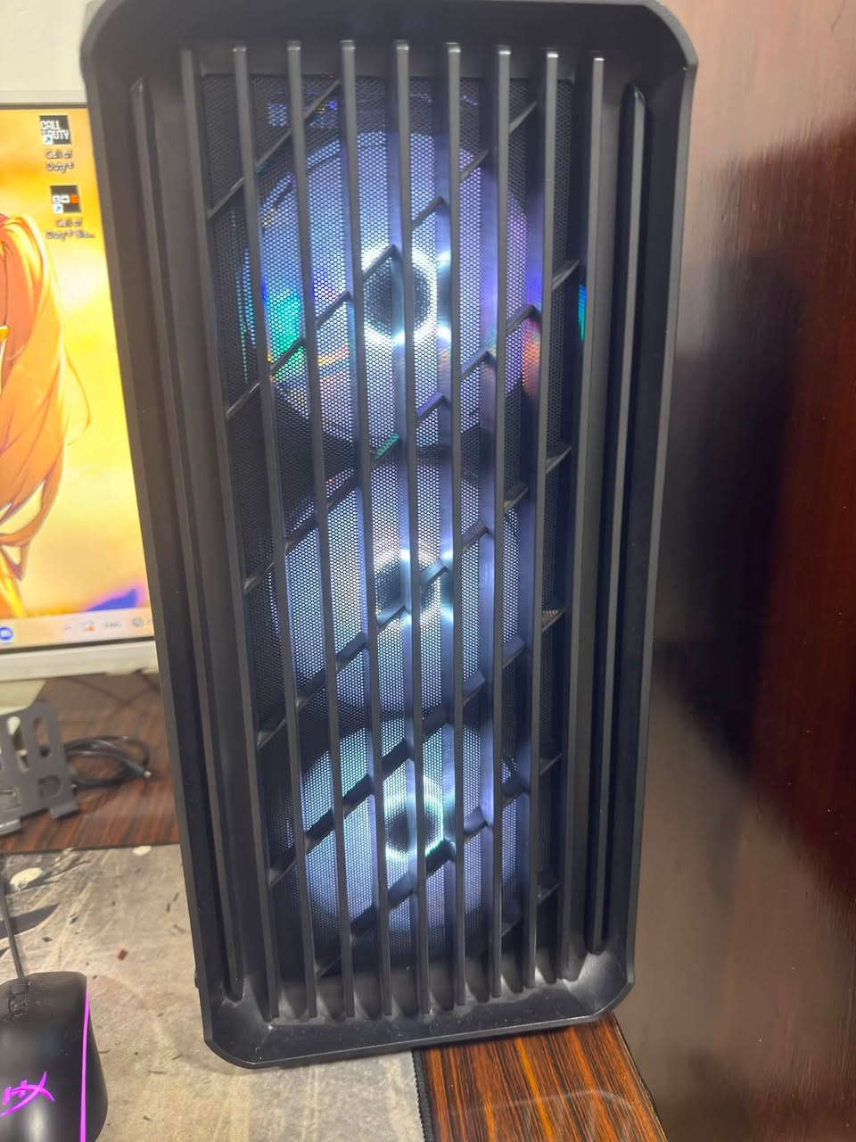 Gaming ￼ pc 
RTX 5060 8GVR PNY
 i5 12f 
16GDDR 4 
1t m.2
Power supply￼  650 w
ماوس هايبراكس  وكيبورد وسماعة هايبراكس كلاود٢ 
UPS2000 
السعر 1,850,000 الف 
كاملة هية وغراضها والكراتين مال قطع 
واتس اب ***********

