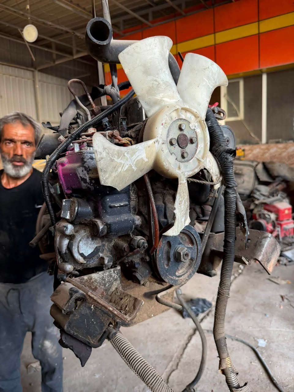 سلام عليكم 
عرض خاص 600 الف فقط
لصحاب المولدات 
محرك اسكه 3 سلندر 
ينمر 3 سلندر 
الكميه محدوده 
البيع مفرد وجمله 
العنوان النجف الأشرف شارع المطار 
***********
