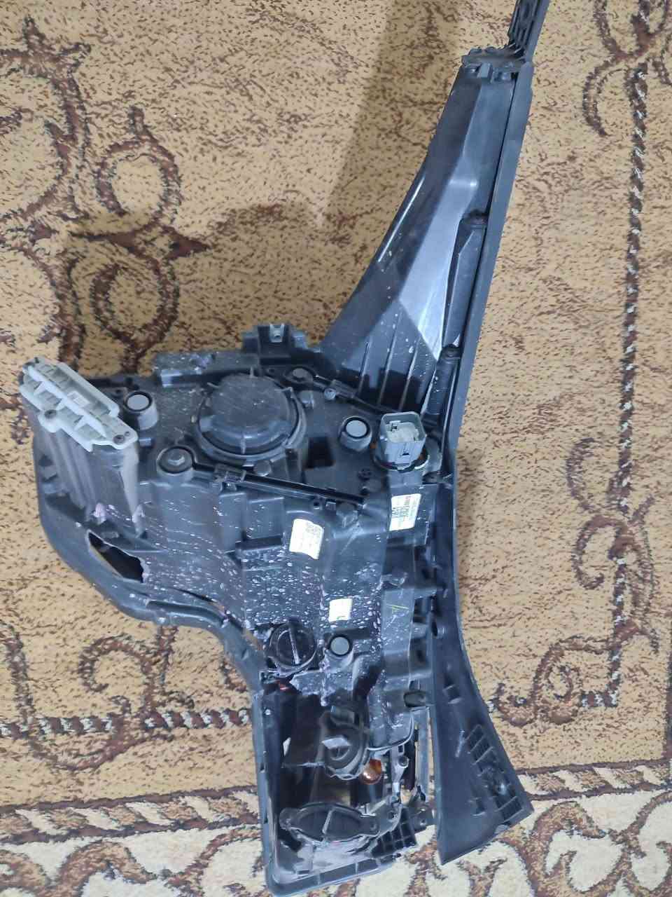 لايت امامي K4 مكسوره المازده الاماميه الجهه اليسرى 
لاستفسار مراسله الرقم *********** البصرة, العراق
