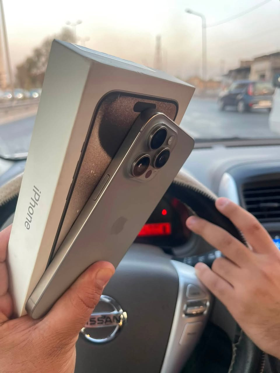 السلام عليكم جهاز ١٥ برو ماكس يجدح  ولاطخه خيال مال زلغ مايي نضافه ١٠٠ بل١٠٠ بطاريه ٩١ وين متريد افحص بلاد جهاز ماسترآ AAAويه كارتون مطابق جهاز وتر بروف كامل ملحقات لون مميز السعرمليون وخمسه وعشرين ١٠٢٥ وبي مجال بسيط عنوان عطيفيه 
‏***********
