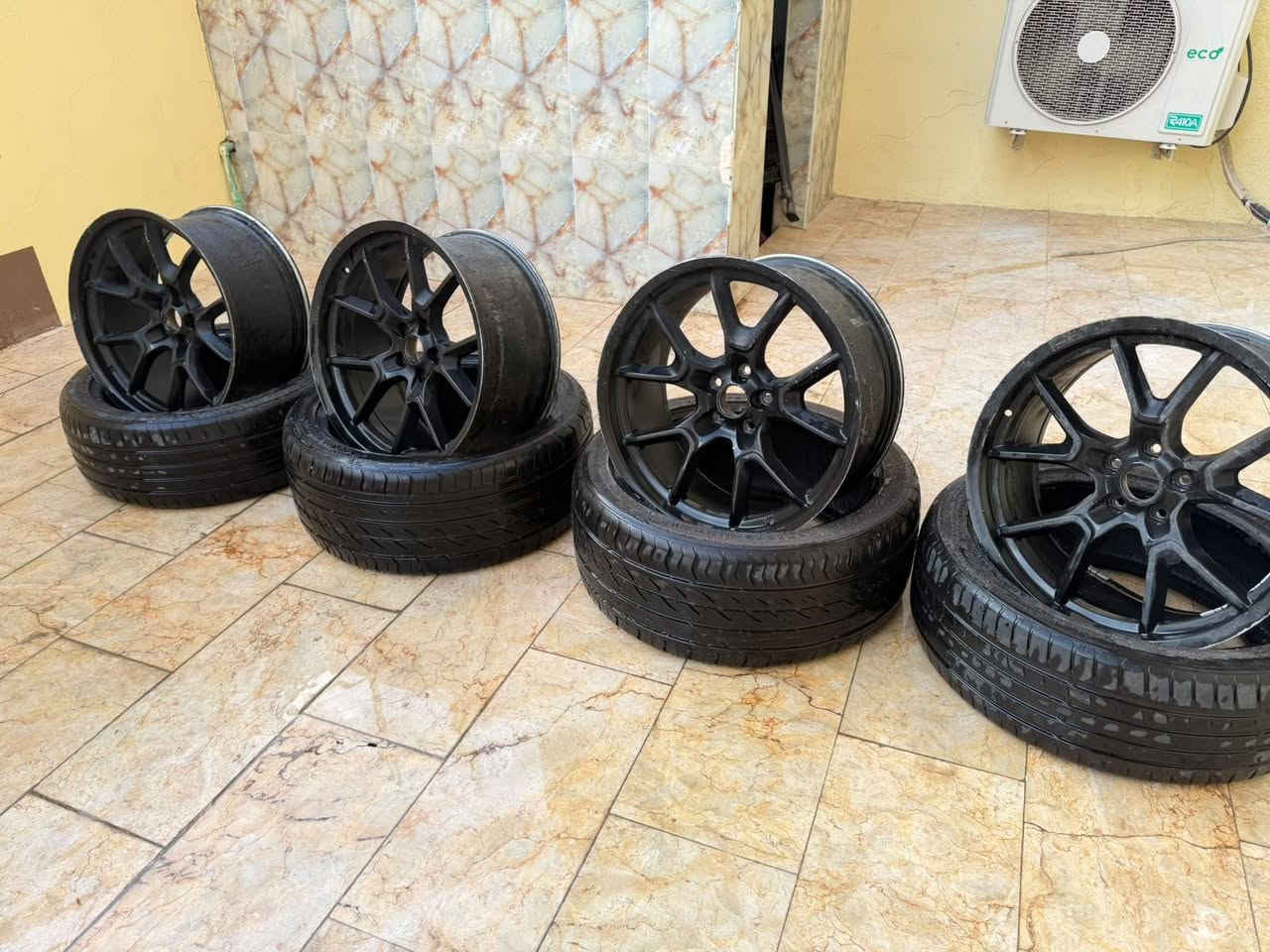 ٤ تايرات • ٤ ويلات