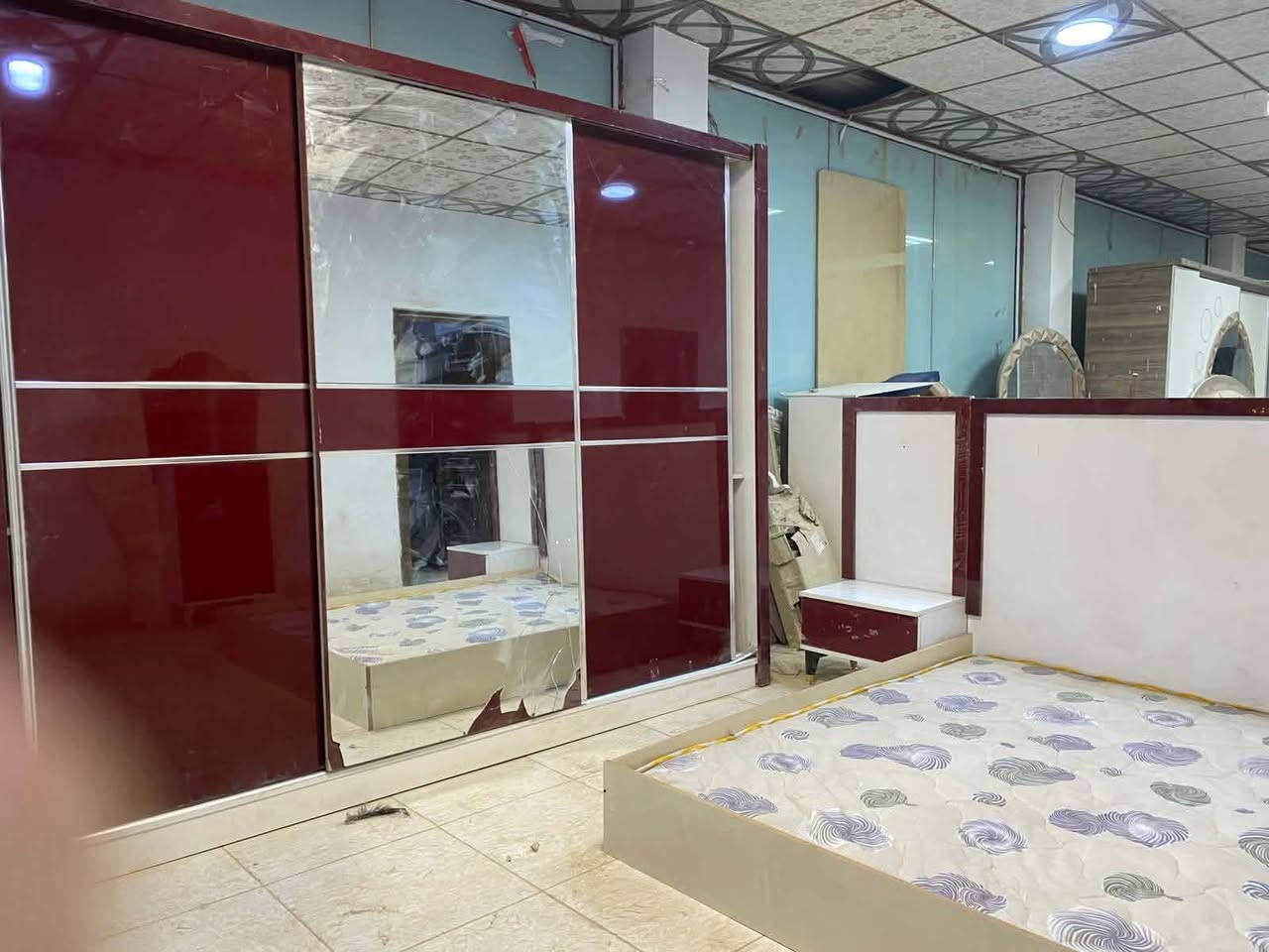 غرفه 5 قطع كنتور ضخم  مامستخدم 
بسعر مميز
بيع مستعجل 
290 الف بدون نقل وشد
للاستفسار اخذ سكرين وتفضل خاص او على الواتساب 
***********

