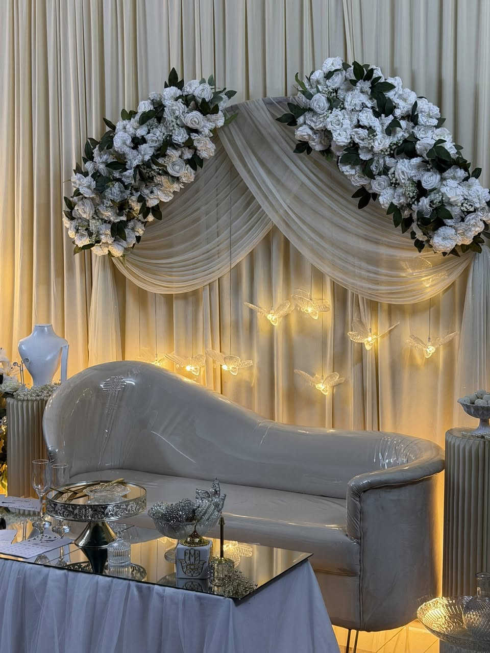 إيجار كوشات في بغداد بأفضل الأسعار، وتوجد العديد من التصاميم. للاستفسار أو الحجز، التواصل واتساب ***********
