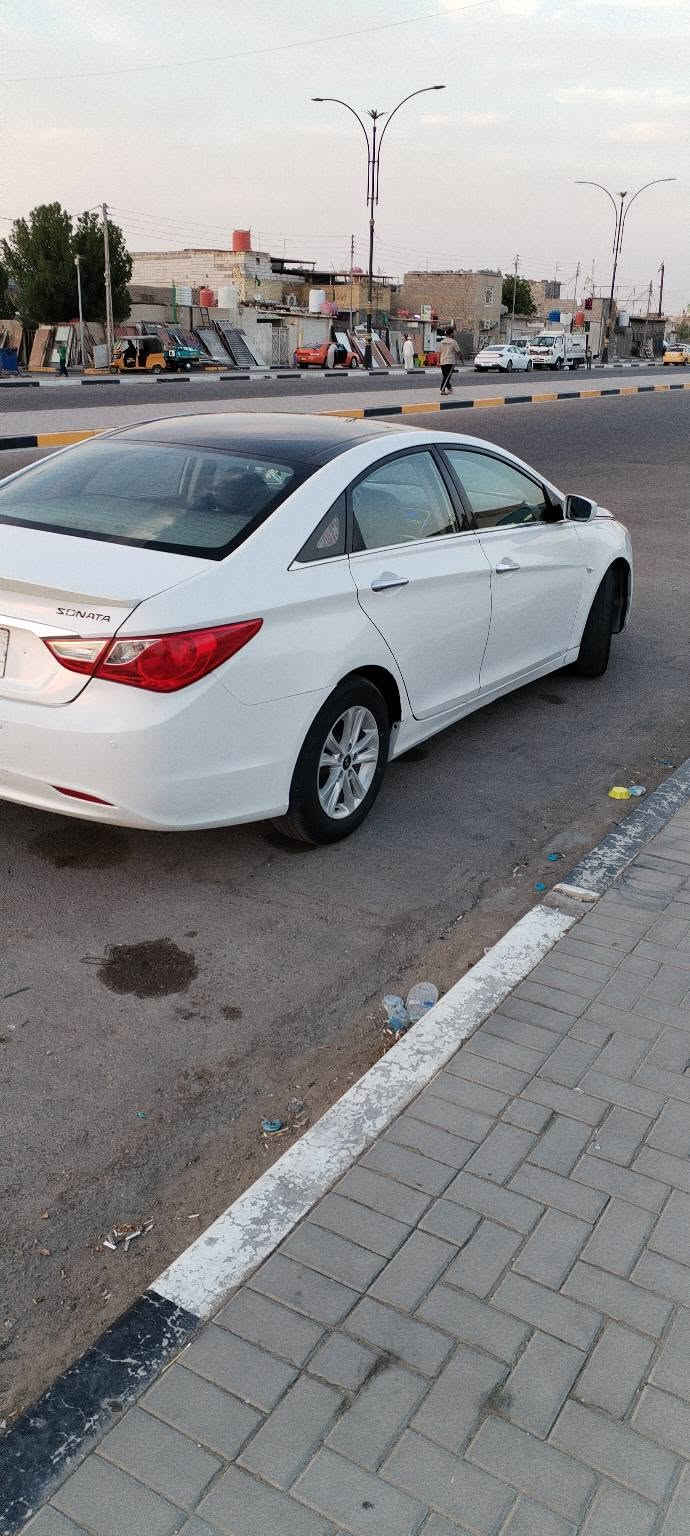 سياره سوناته 2011 
وارد كوري بيه مكانات صبغ 
سياره جاهزه محرك دوش  
محرك كير كفاله سياره مابيه نقص السعر 100 بيه مجال حك جيه 
تحويل ثاني يوم بصره ابولخصيب  *********** البصرة, العراق
