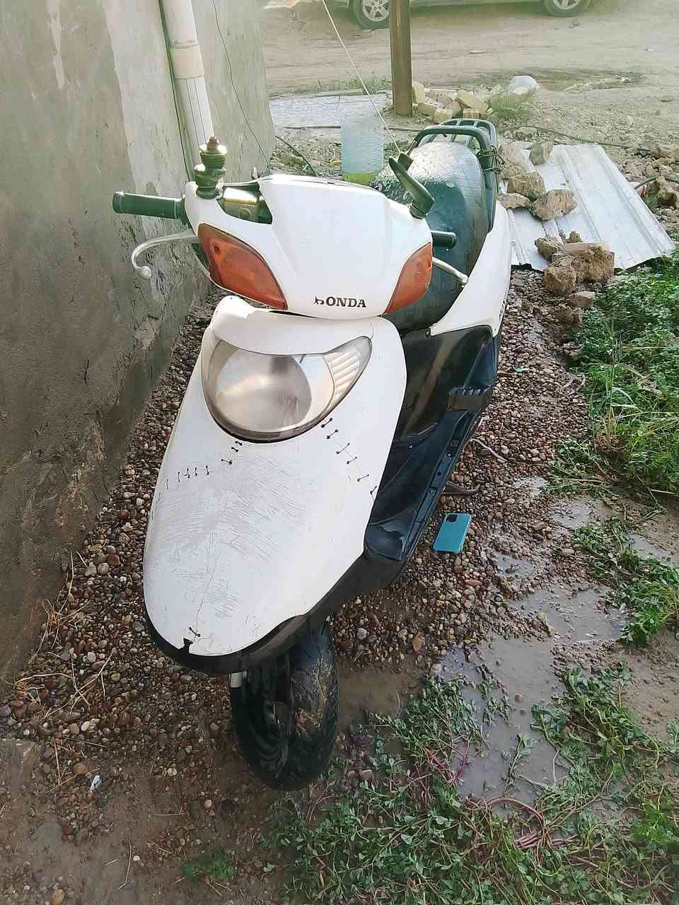 دراجه سبيسي ب275
كهربائياتها بلاديه نظيفه

دبلات جديده 

تايرات جديده 

سلف جديد 

بطاريه جديده 

مجفته قبل شهرين بس رنكات كايمه بيه 
اوراقه كاامله 

هذا رقمي بي واتس اب ***********
