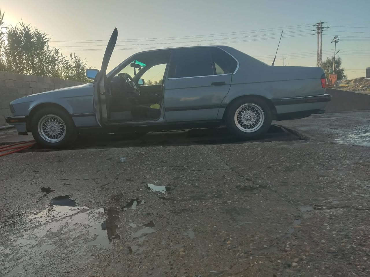 السلام عليكم وينة ل يدور جديد 735اصل موديل93 كير مكينه بل جيس كهربائيات كلهة ع بلاد شغالة تبريد فول صدر امامي خلفي جديد تخم تاير سياره ما ناقصهة برغي للبيع او مرواس ب سياره تكسي السعر 60 وبيها مجال الاستفسار ***********
