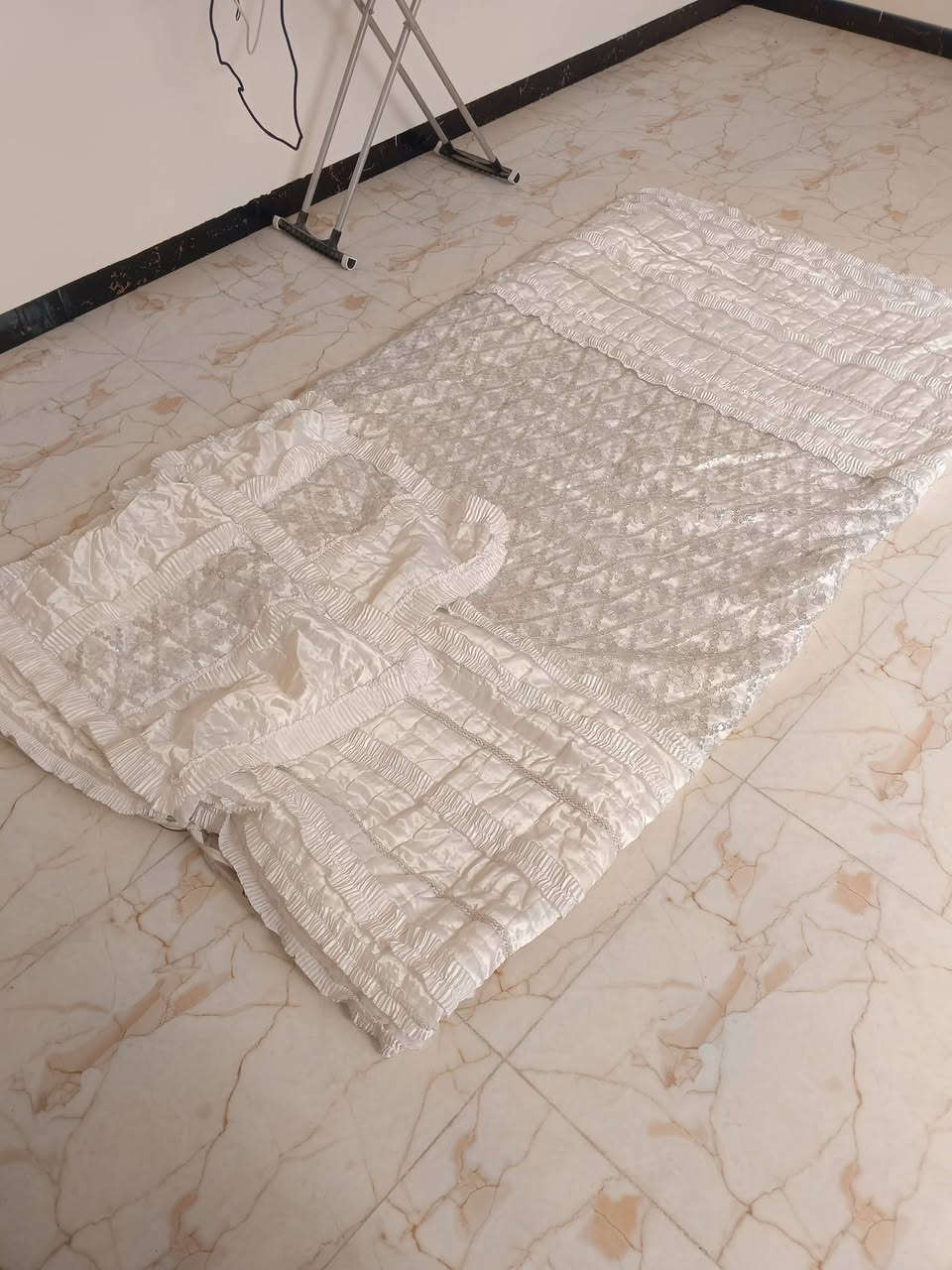 سلام عليكم فرشه مال جربايه جديده سعر 25 بيه مجال المكان كربلاء الحر قرب اسواق المائده الرقم جربايه نفرين  ***********
