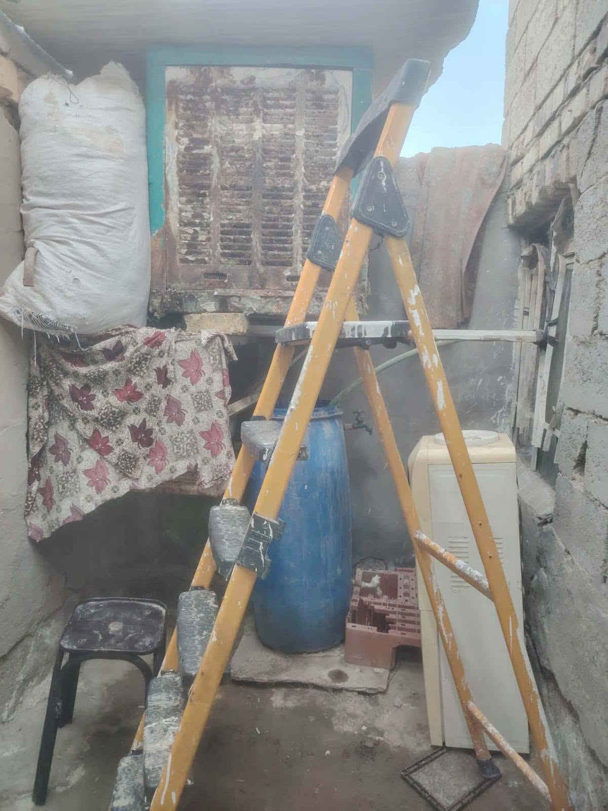 سلام عليكم بيت للبيع ١٥٠ متر  لبيت جاهز مال عويل بيت عل شارع كبال للمديرية مال لمرور بصف البنى تحتية بل كادمية سعر 15بي مجال لشراي وي ستفسار عل رقم ***********
