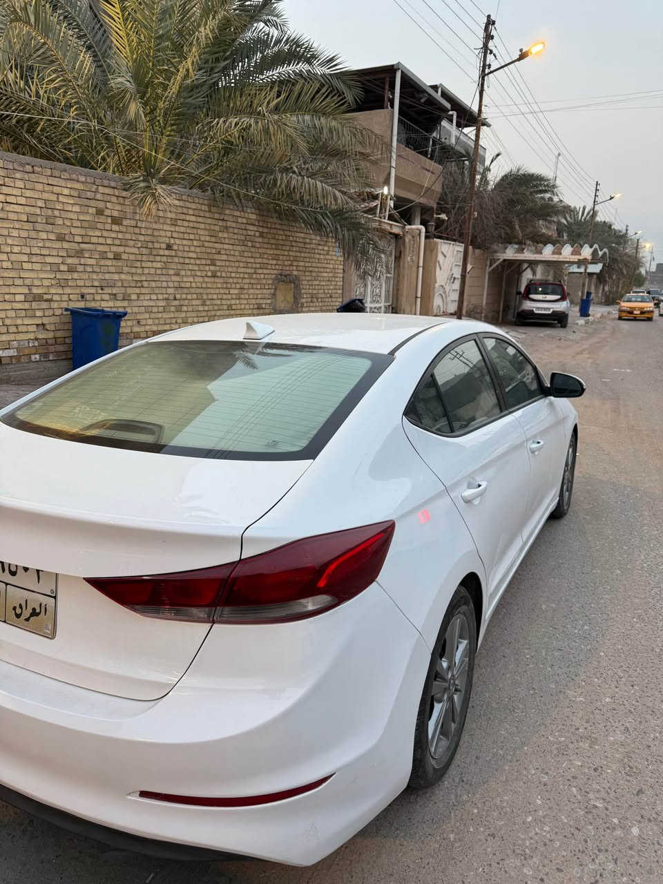 حادثهه طرف البنيد دعامية اماميه مبدله والخلفيه مصبوغه وبيهه ضربه باب السايق على كد شبر والدوسه جهة الراكب كله ظربات على طولهه وكلهه مصلحه وكاملة اطارات جديده سنويه منتهيه وبيهه وكاله  ورقم راعيهه موجود السياره بيه طخات وكلهن مصلحات ماعده ثنين السعر ١١٠ ورقه
*********** موجود اتصال فقط البصرة, العراق
