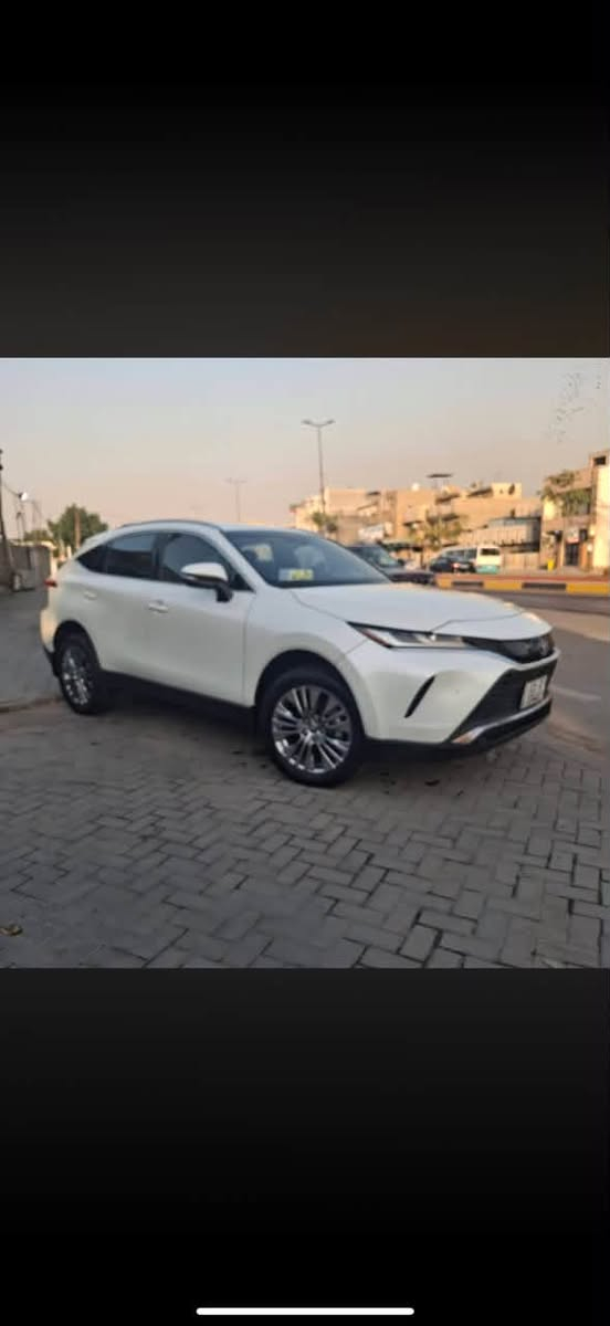 اخوان تيوتة فينزة موديل ٢٢ هايبرد فول مواصفات عدة الفتحة ماشية ٤٢ الف بدون ارباك ظرر تبدليل جنطه بنيد بي طعجة مبدل 
ماكو داعي احجي سيارة غنيه عن التعريف صدر تايرات مكينه كير كفاله عامة داخل رادار حساسات كلوب مامشتغل بيه بدوون داخل بدون ارباك 👆235 ورقة رقم هاتف ***********
