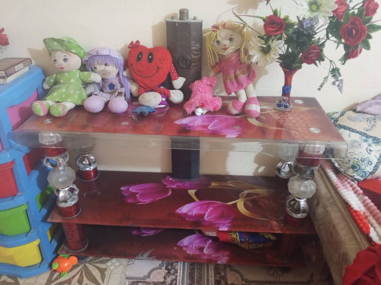 طباخ وقنية غاز وميز يلازمه ثنين احمر واصفر  للبيع الخاص مفتوح ‏‪***********
