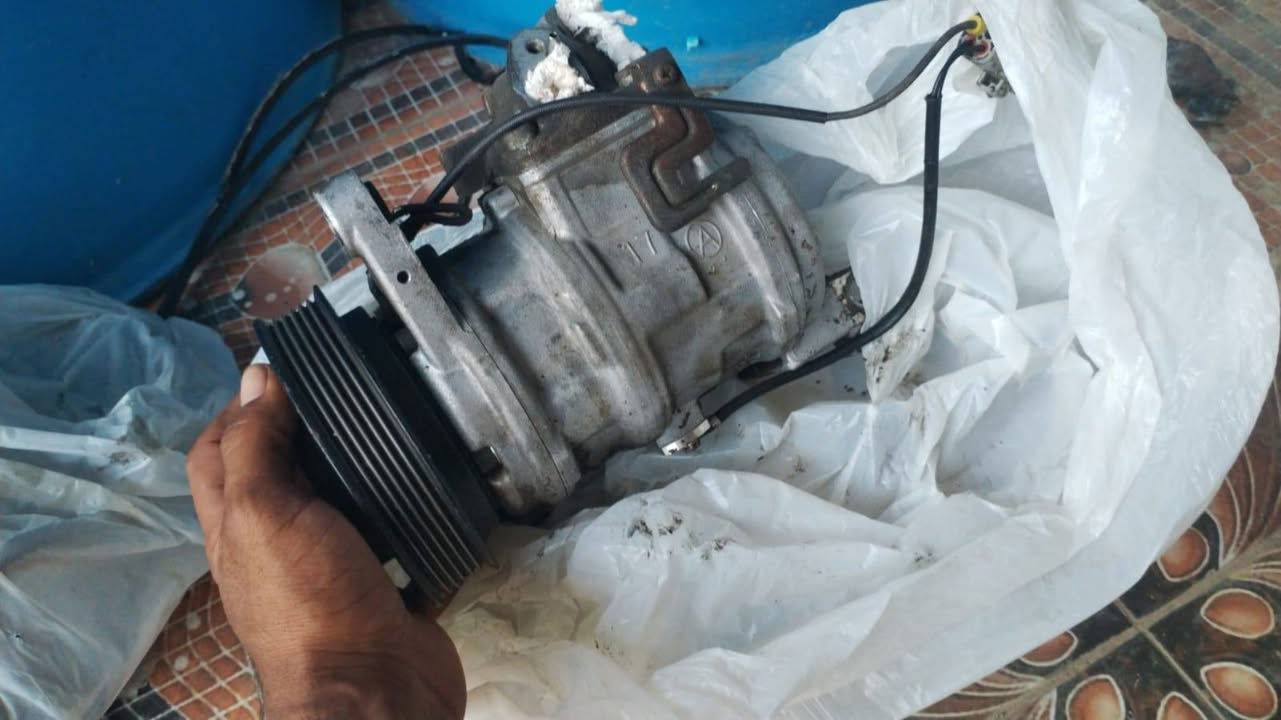اسلام عليكم كير بطه اخو الجديد صارله شهرين من شاده

كاور كامل مفيس ومدكوك ربل وكامل

ثلاجه كامله جوزات صباحيه وتخم نوزلات

ديلكو كامل هوا وايراته
كلج مروحه ضاقطات  ما متوفر بل فيس
***********
