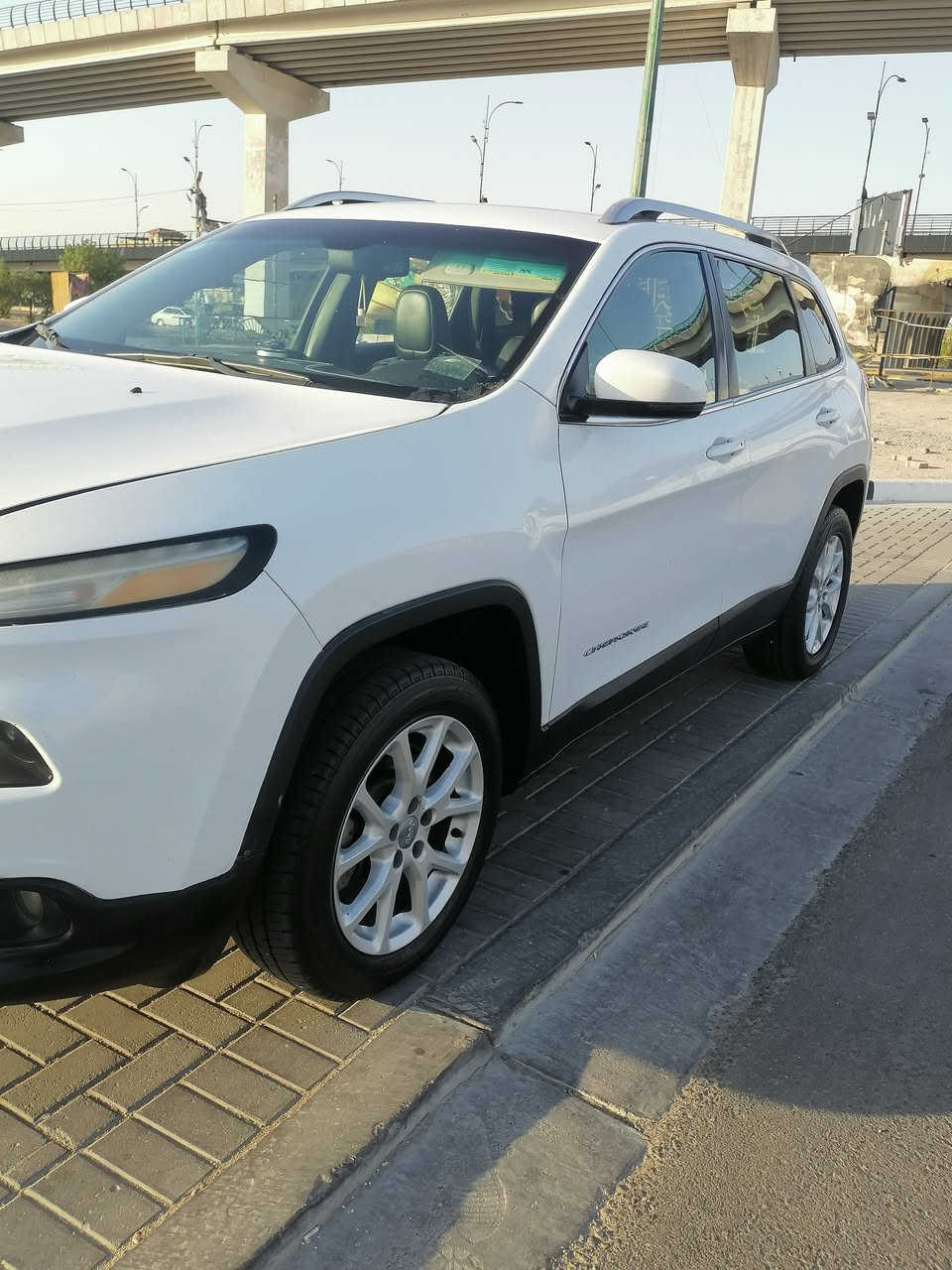 السلام عليكم
جيب شيروكي بزون 18 بيع او مراوس 

ضربه أمريكا جاملغ وبنيد بدون دواخل

ب العراق مبدل بابين نفس جهه بدون داخل سونار الفحص موجود

كير جاهز وتبريد جاهز محرك بدون تنقيص

دواخل نظيفة

حداده جاهزه

مكاني بصره

***********

السعر 125
