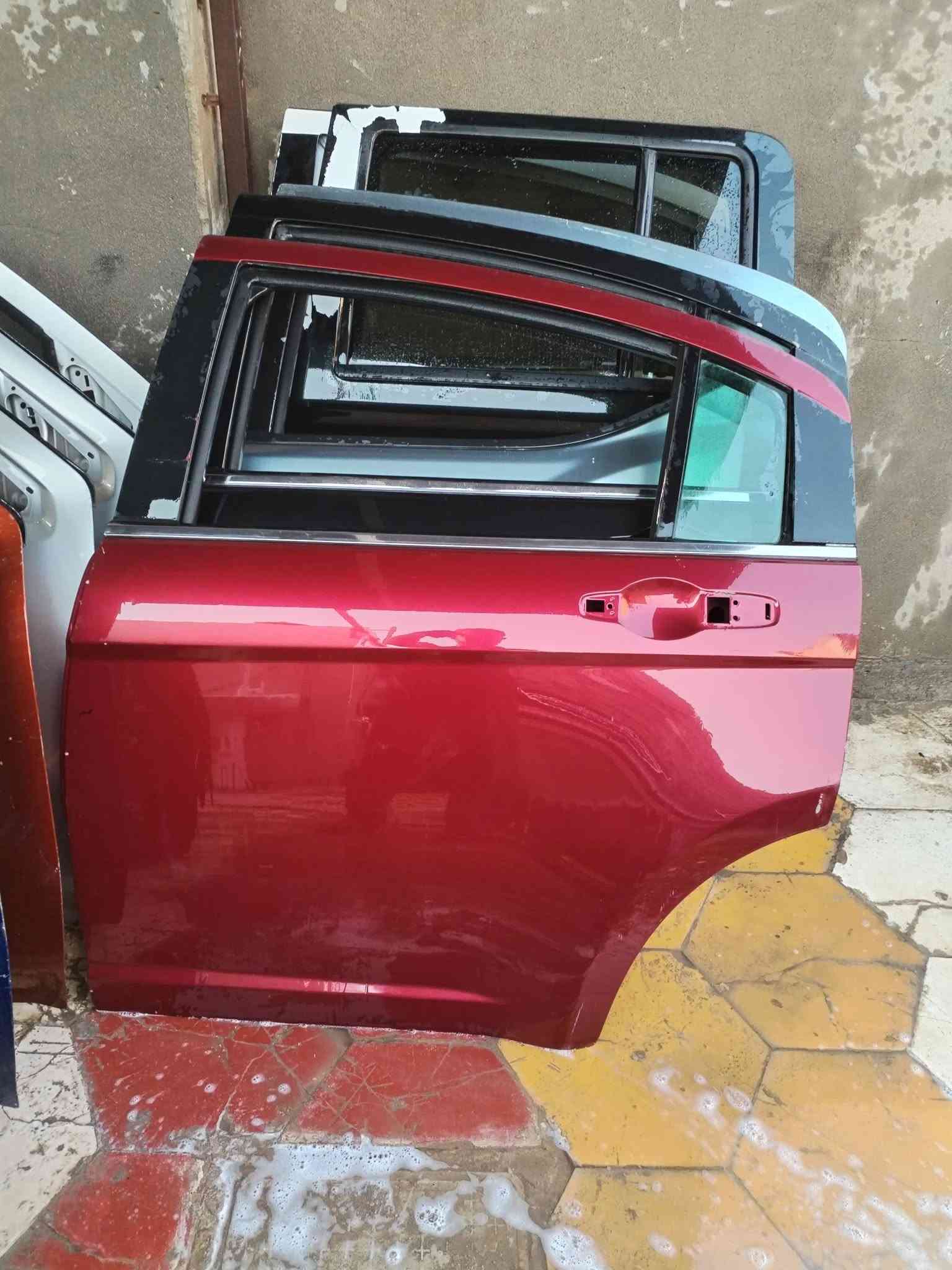 أبواب سي ٢٠٠ • ايدات داخلية وخارجية • نضافه