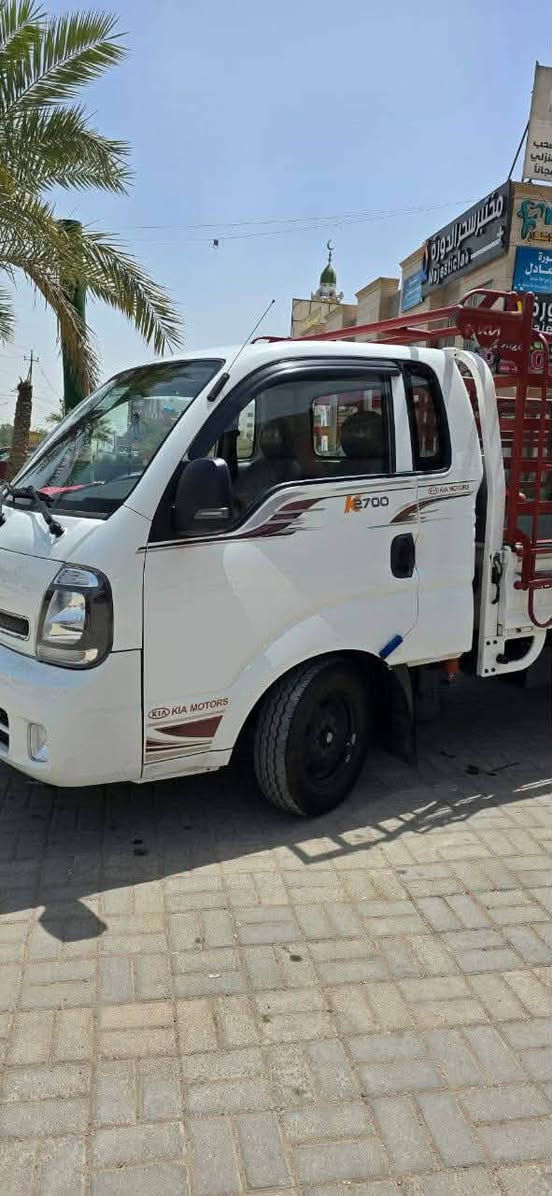 السلام عليكم للبيع كيا بنكو 2700
رقم بابل الدولي 
موديل 2020سيارة جديدة على وضع الشركة
المحجر اني امفصلة بالصويرة
تخم تاير جديد توني شادة كوموهو
بيهة بارد بالخشم وبدلت البنيد شركة
الشراي يتصل ماموجود على الفيس
السعر 128$وبيهة مجال حك الجية
***********

مكاني البياع
