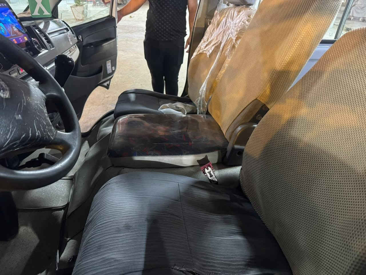 السلام عليكم #للبيع 
جنبي اج تو موديل 2018 رقم بابل الجديد شرط التحويل  الكشر مكفول بيها طخه بالبجم بصيطه معدله بارد جوه العنبار  وره باب اسلايت تكحيل واضحات بالصوره الداخل نضيف دوشمه تنته وكاعيه سياره جاهزه كير مكينه اكسل مكفول تبريد بي ليك 
#السعر 163 وبيها مجال #اتصل وتدلل *********** عنوان بغداد
