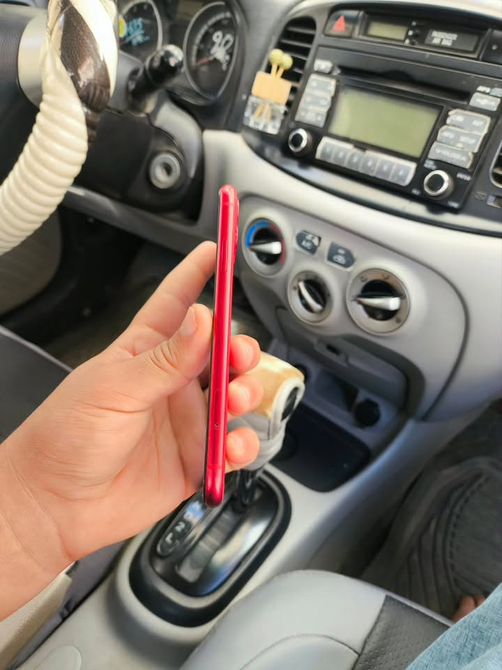 ايفون ١١ • ٦٤ جيجا • شاشة مفطورة
