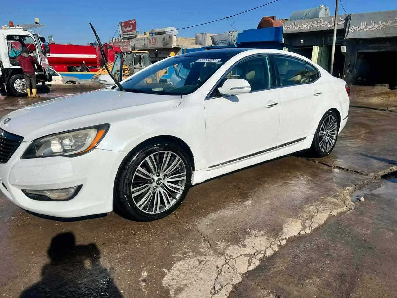 مواصفاتها : 
لمتد Vip ملكي 
بانوراما فتحتين 
محرك 3500 
ويل كب 17 
نظام ترحيب خارجي وداخلي ودشبول 
لد بلادي دشبول وابواب 
سستم بلادي انفينتي فول 12 سماعة وبلوتوث 6 اقراص 
بصمة 5 بصمات مع الصندوق 
تحكم ستيرن جهتين 
كروز سرعة قفل 
لايت عالي ناصي زنون 
اضائة داخلية تحت الاقدام بلادية 
تبريد قطعتين 
بردات خلفية بلادية وبرادات ابواب خلفية 
كشنات كهربائية امامية مع خزن ميموري وضع الجلوس
كشن السائق والستيرن نظام ترحيب عند الجلوس 
نظام ترحيب عند الترقب من السيارة 
اشارة بلمري 
شفط المري مع نزول المري عند الرجوع الى الخلف وضع الامان 
حساسات خلفية بلادية 
كامرة خلفية بلادية 
ضرر جاملق خلفي خلف السائق 
كير اوتماتيك مع كير عادي
بيع او مراوس 
السعر 115

 العنوان موصل حي العربي 
***********
