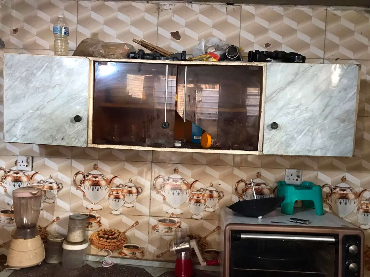 كاونتر وملحق  بس بدون سنك بس عدك جامه مال لملحق مكسوره نصه مو كله ولباقي كله نضيف رايده 80 لف مكاني شرطه لخامسه شارع حسينيت الحوراء زينب تصال *********** يوجد وتساب
